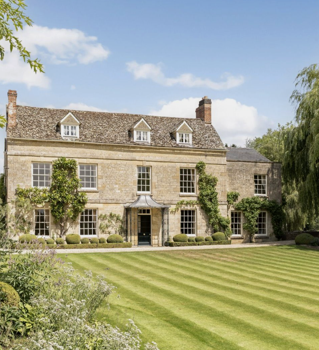 Private houses & group stays